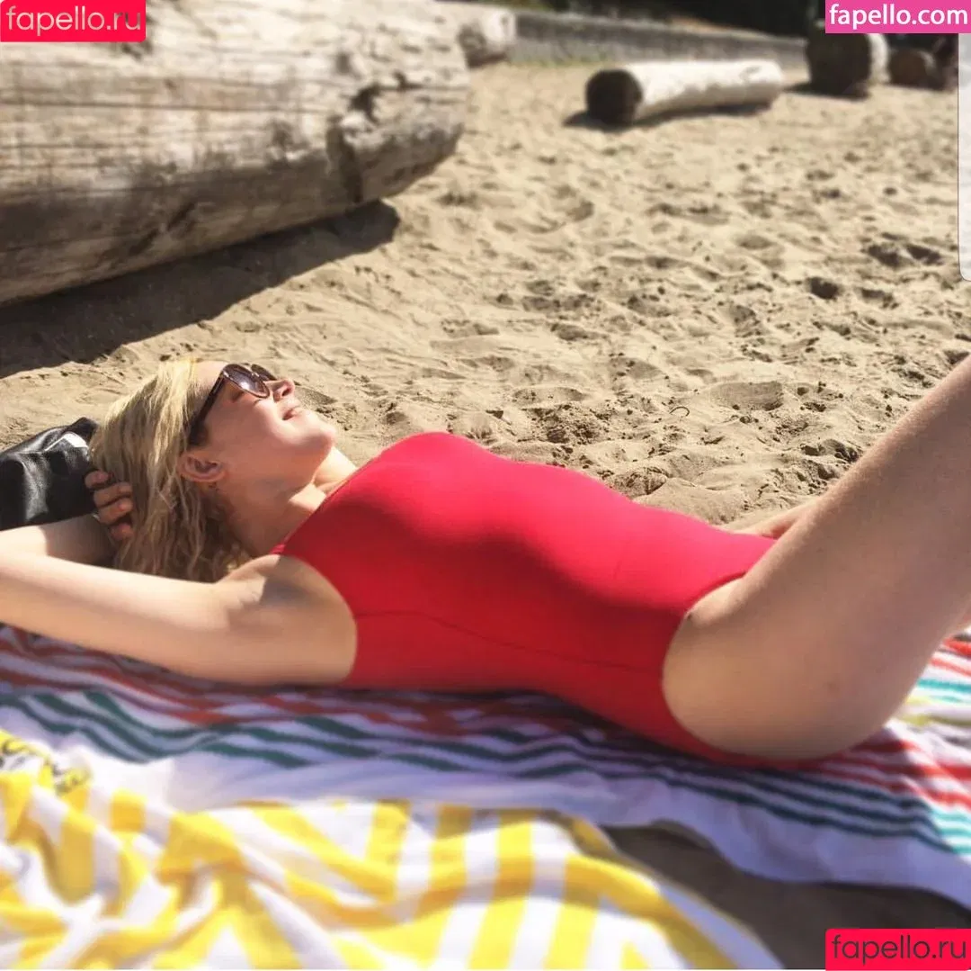 Eliza Taylor / elizajaneface Onlyfans Photo Gallery 