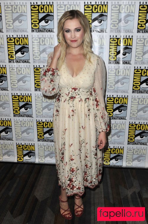 Eliza Taylor Nude Onlyfans Photo 11