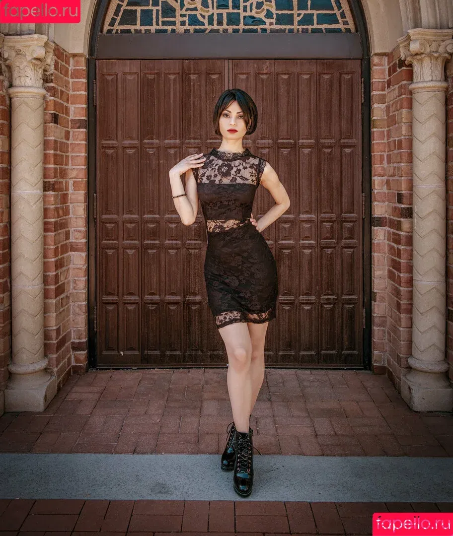 saramoni / saramonicosplay Onlyfans Photo Gallery 