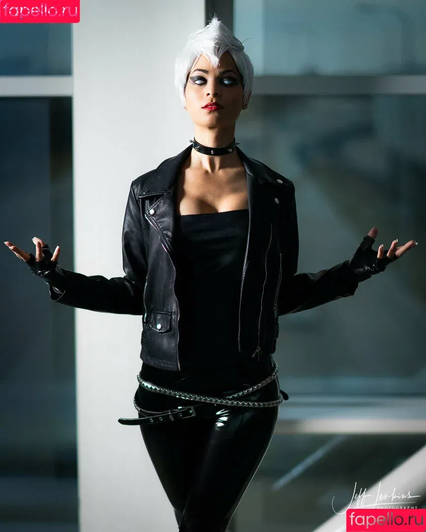 saramoni / saramonicosplay Onlyfans Photo Gallery 