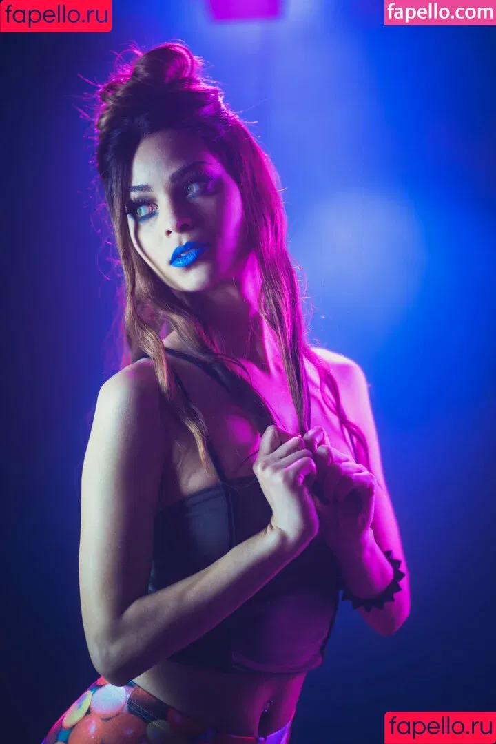 saramoni / saramonicosplay Onlyfans Photo Gallery 