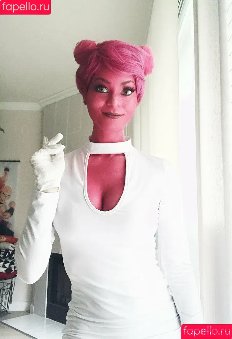 saramoni / saramonicosplay Onlyfans Photo Gallery 