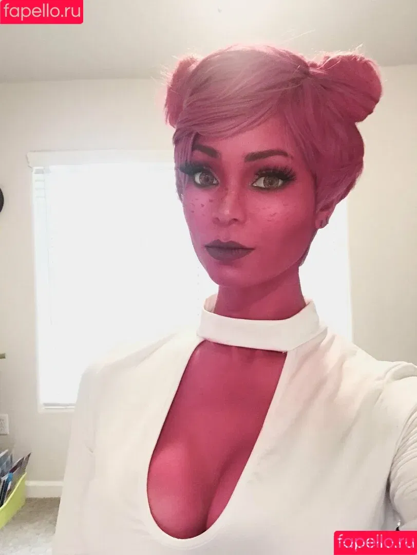 saramoni / saramonicosplay Onlyfans Photo Gallery 