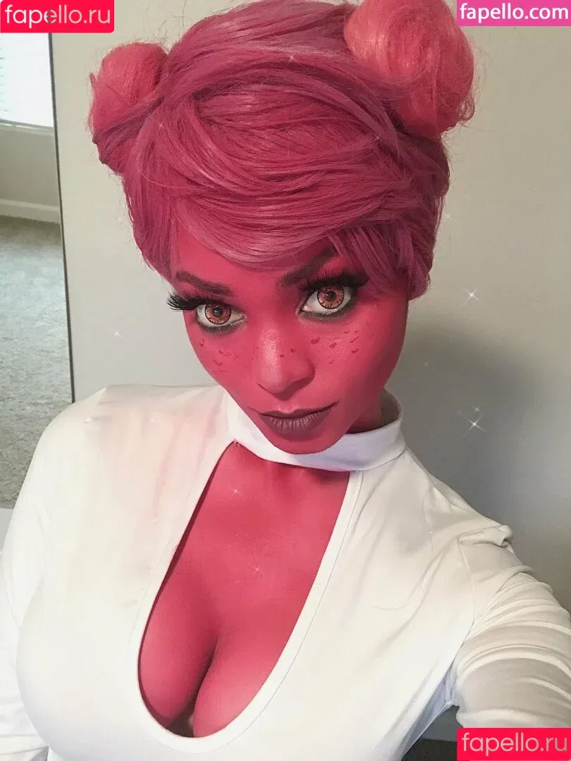 saramoni / saramonicosplay Onlyfans Photo Gallery 