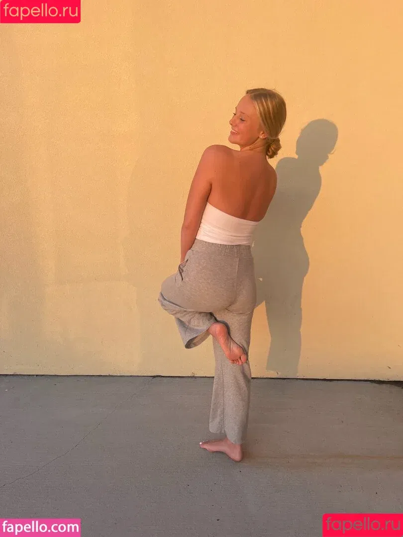 Anya Truax / anyatruax Onlyfans Photo Gallery 