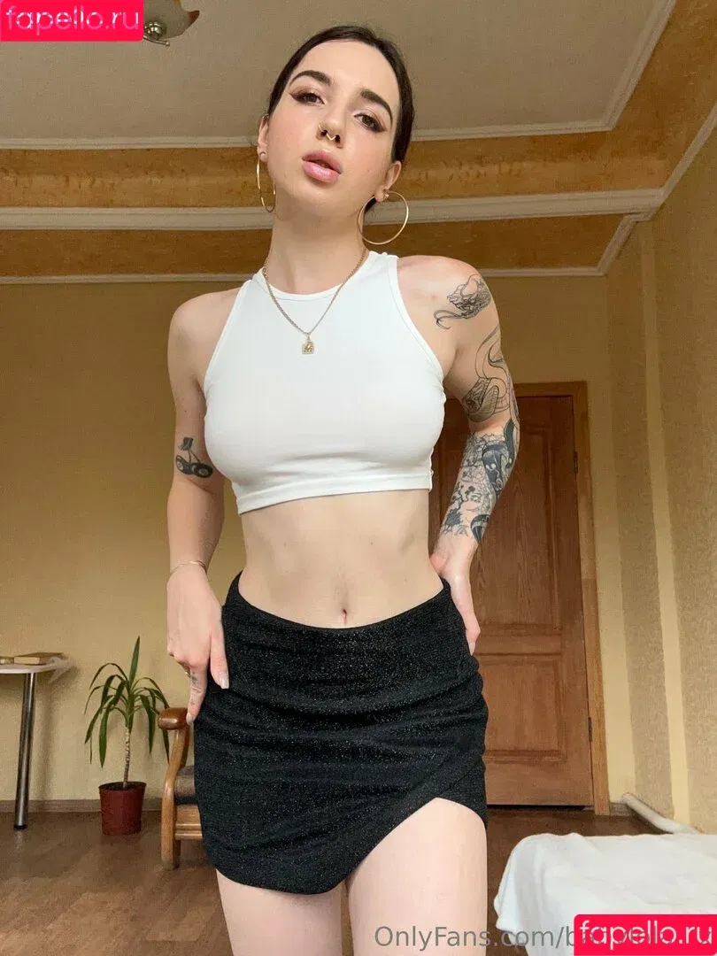 babysaralux Onlyfans Photo Gallery 