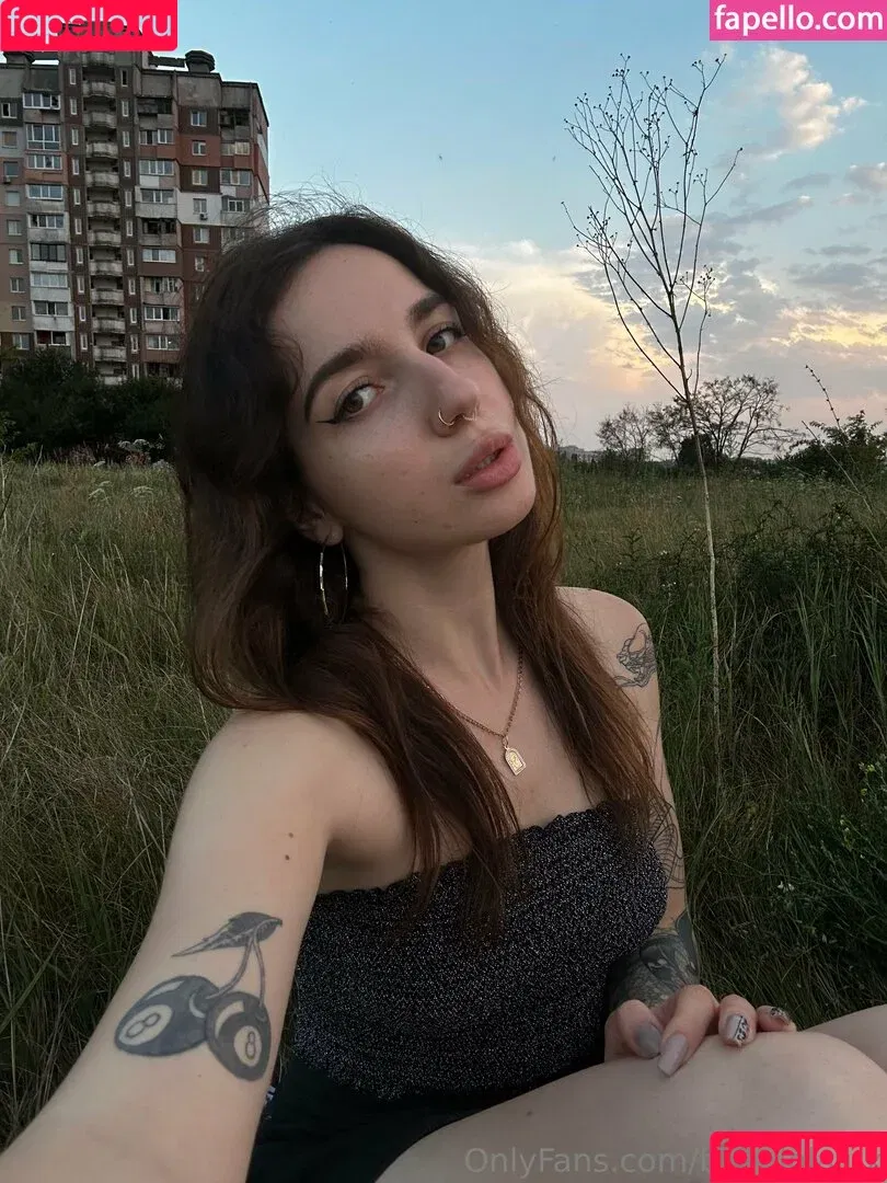 babysaralux Onlyfans Photo Gallery 