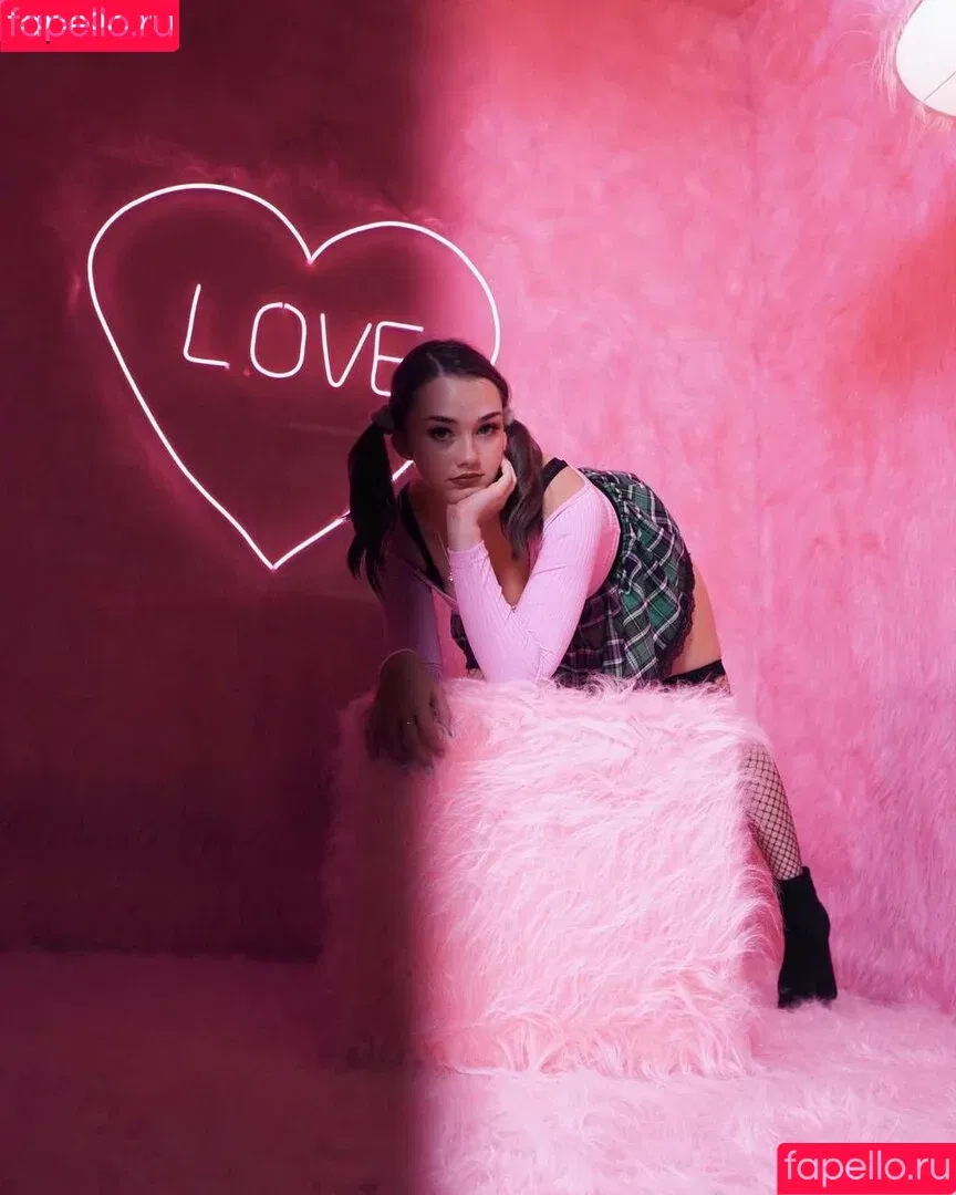 Rosevnv / rosevyva Onlyfans Photo Gallery 