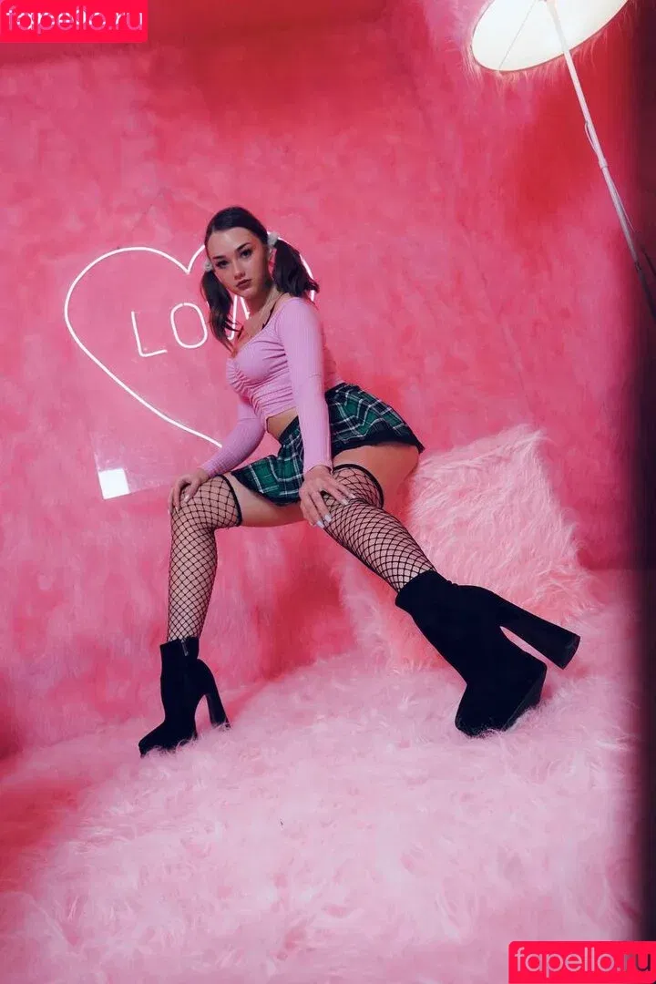 Rosevnv / rosevyva Onlyfans Photo Gallery 