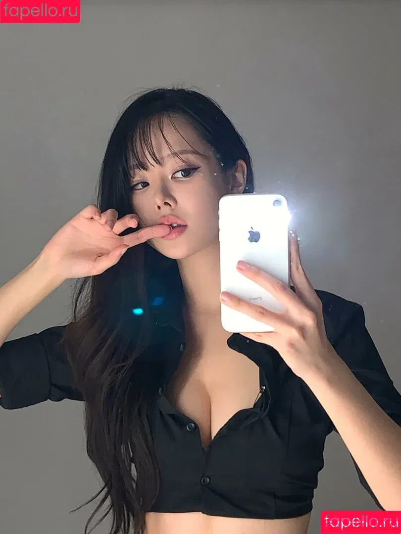 Chloe Amelie Kim / houseofrae Onlyfans Photo Gallery 