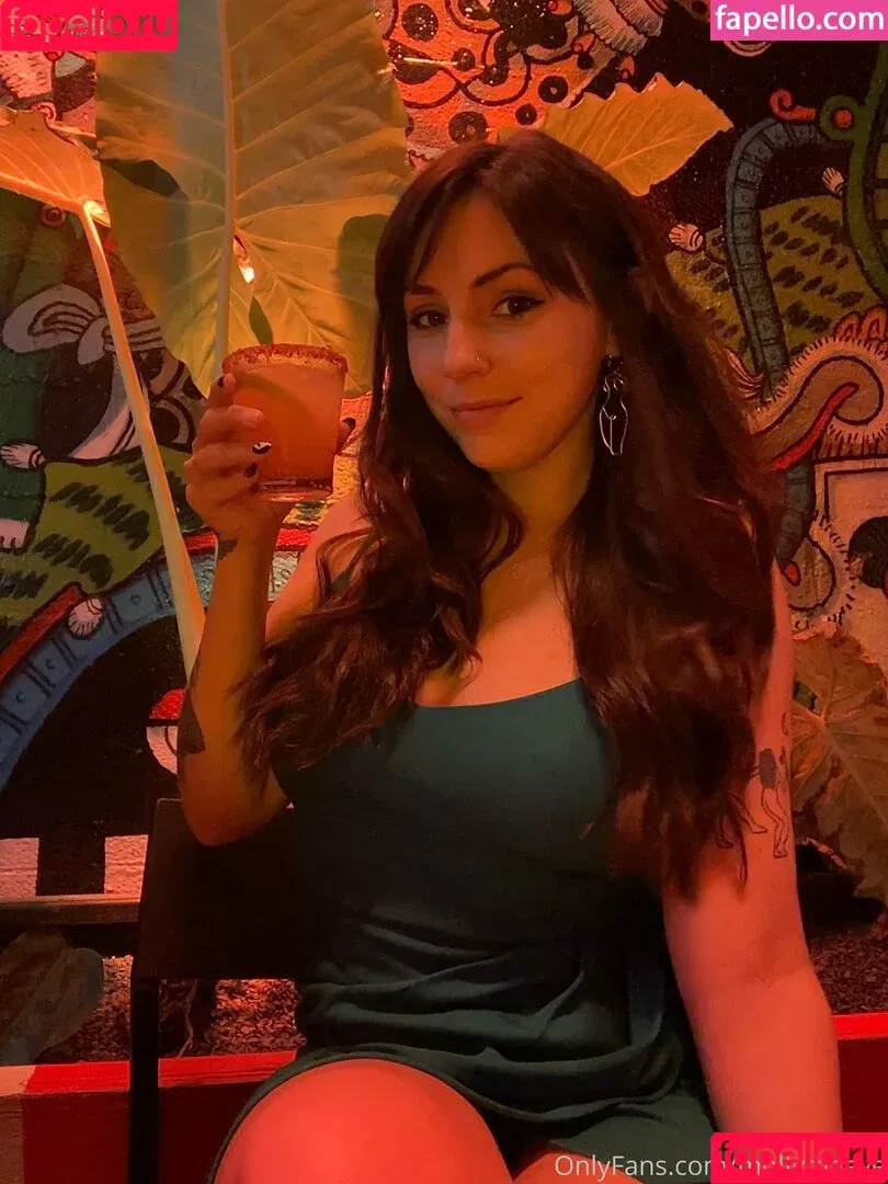 mollymaeve / mollymaeve_ / smtten_kitten Onlyfans Photo Gallery 