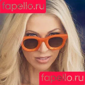 HOLLYHOTWIFE / Holly Hotwife / Hollyhotwifevip Onlyfans Photo Gallery 