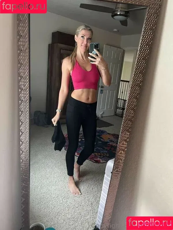 HOLLYHOTWIFE / Holly Hotwife / Hollyhotwifevip Onlyfans Photo Gallery 