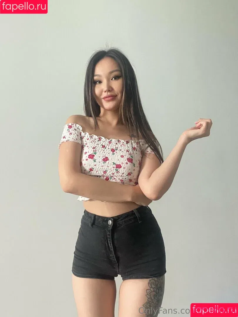 lia_petite_cl / liapetite Onlyfans Photo Gallery 