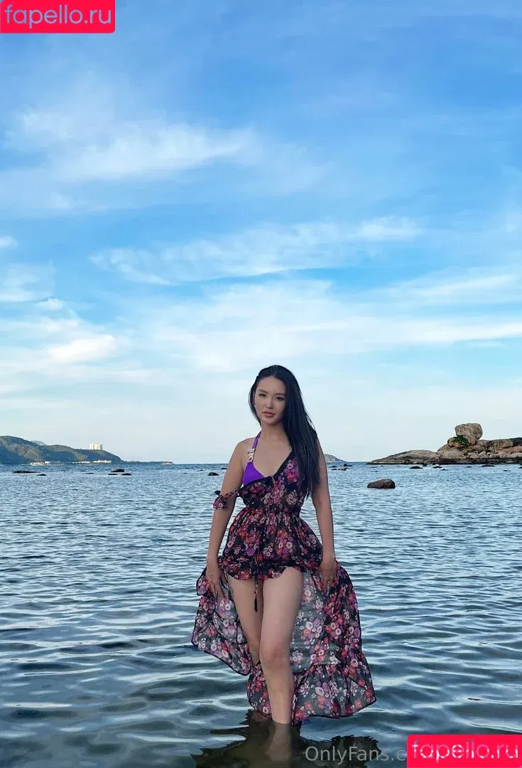 lia_petite_cl / liapetite Onlyfans Photo Gallery 