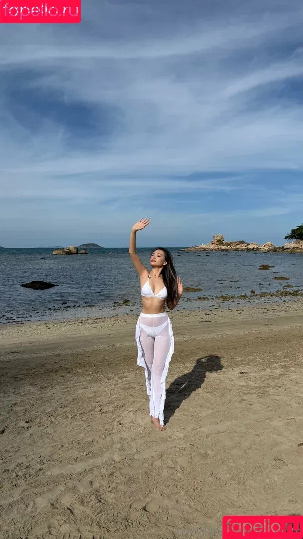 lia_petite_cl / liapetite Onlyfans Photo Gallery 