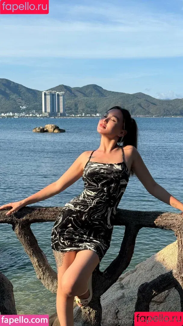 lia_petite_cl / liapetite Onlyfans Photo Gallery 