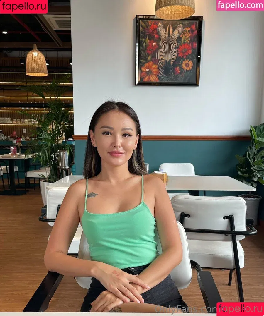 lia_petite_cl / liapetite Onlyfans Photo Gallery 