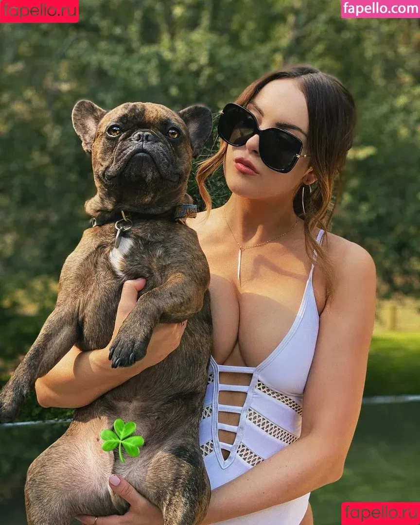 Elizabeth Gillies / ElizabethGilliesOfficial / LizGillies / lizgillz Onlyfans Photo Gallery 