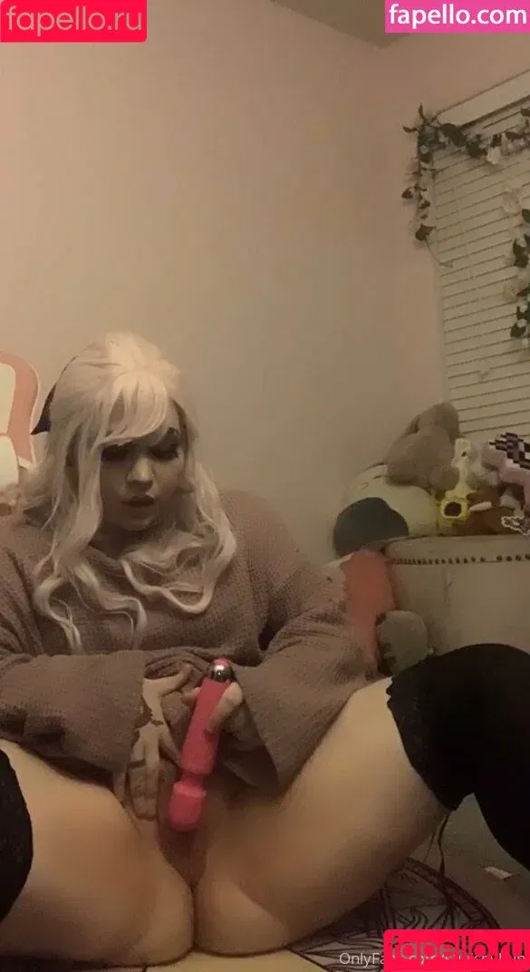 neuroticsoulz / squishybunx Onlyfans Photo Gallery 