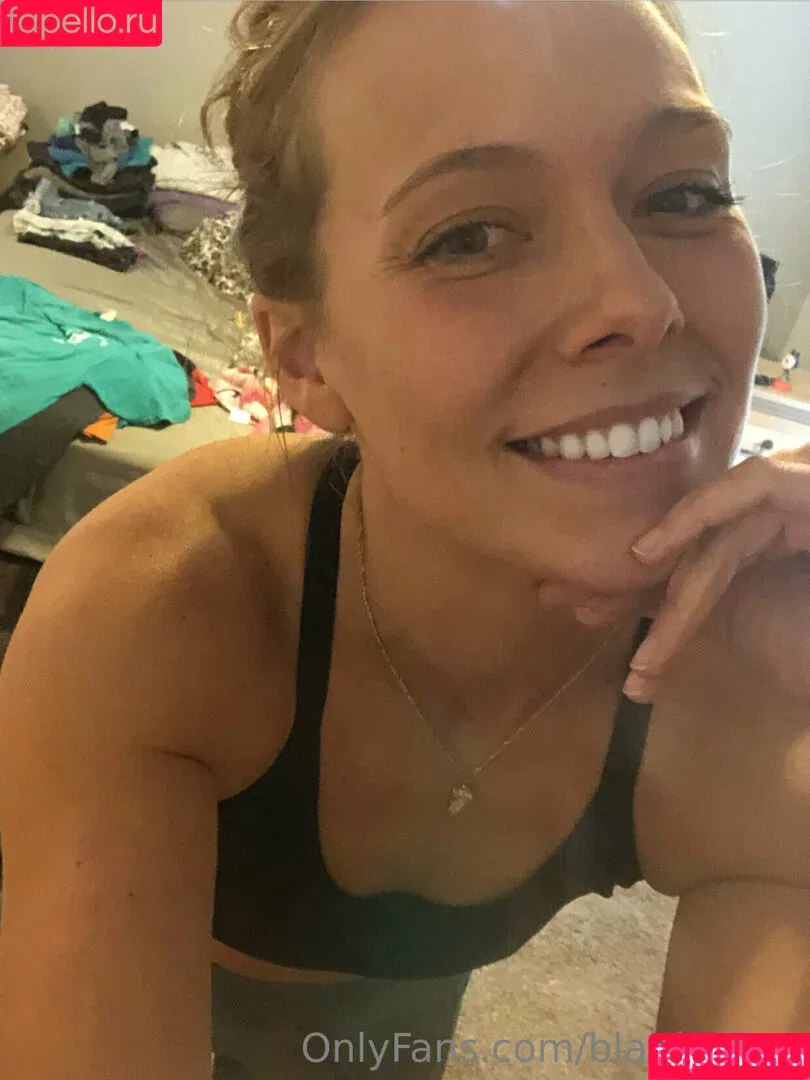 Blair / blairhollow / blairhollowcandles / hollowblair Onlyfans Photo Gallery 