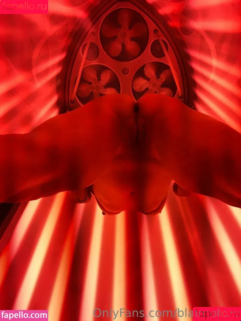 Blair / blairhollow / blairhollowcandles / hollowblair Onlyfans Photo Gallery 