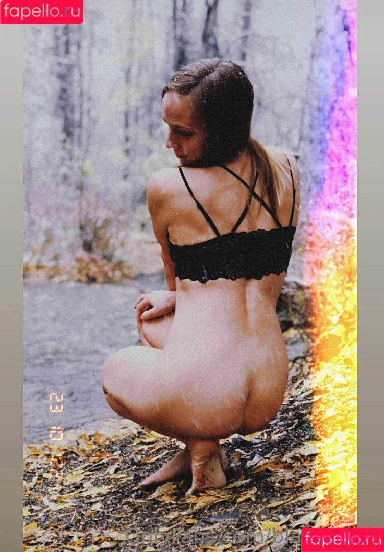 Blair / blairhollow / blairhollowcandles / hollowblair Onlyfans Photo Gallery 