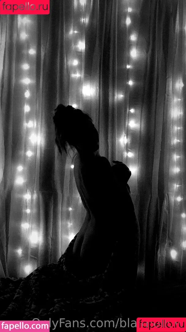 Blair / blairhollow / blairhollowcandles / hollowblair Onlyfans Photo Gallery 