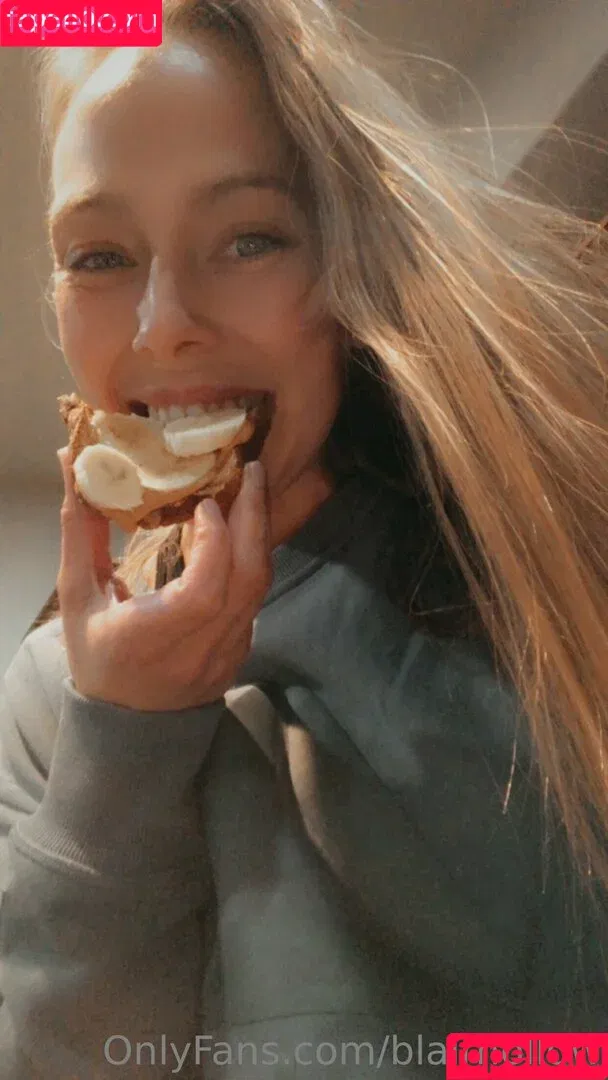 Blair / blairhollow / blairhollowcandles / hollowblair Onlyfans Photo Gallery 