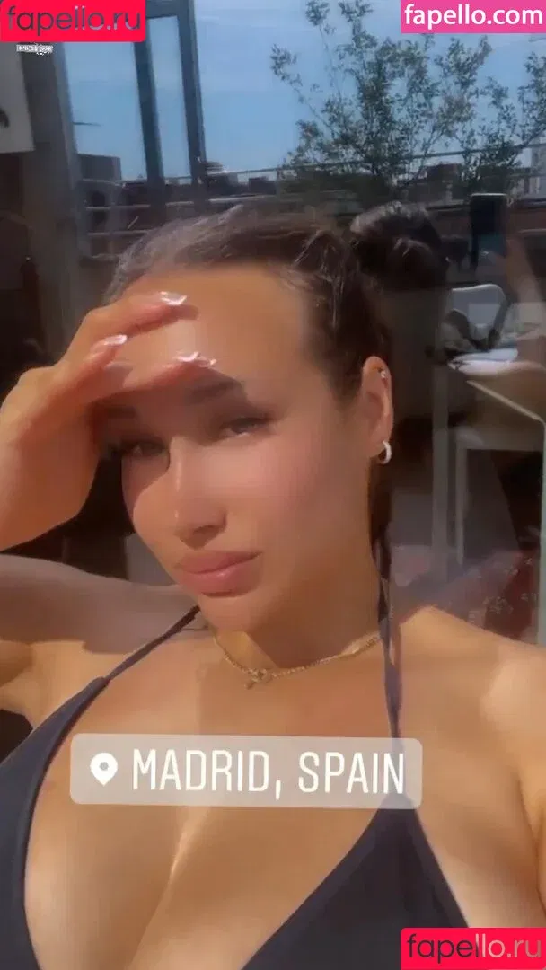 Lou Paul / anna_paull / lou_ap Onlyfans Photo Gallery 