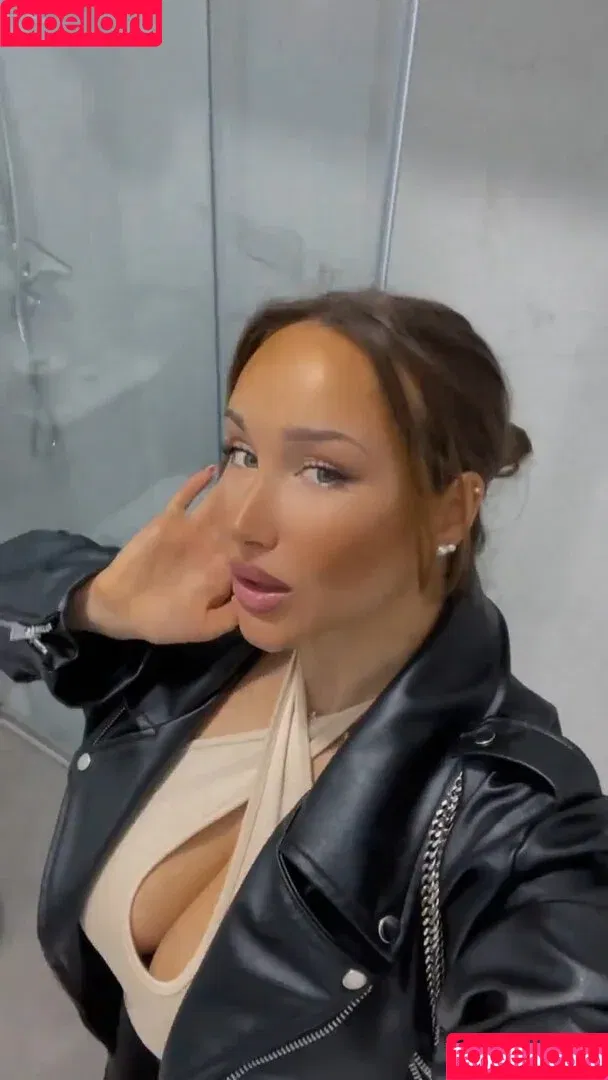 Lou Paul / anna_paull / lou_ap Onlyfans Photo Gallery 