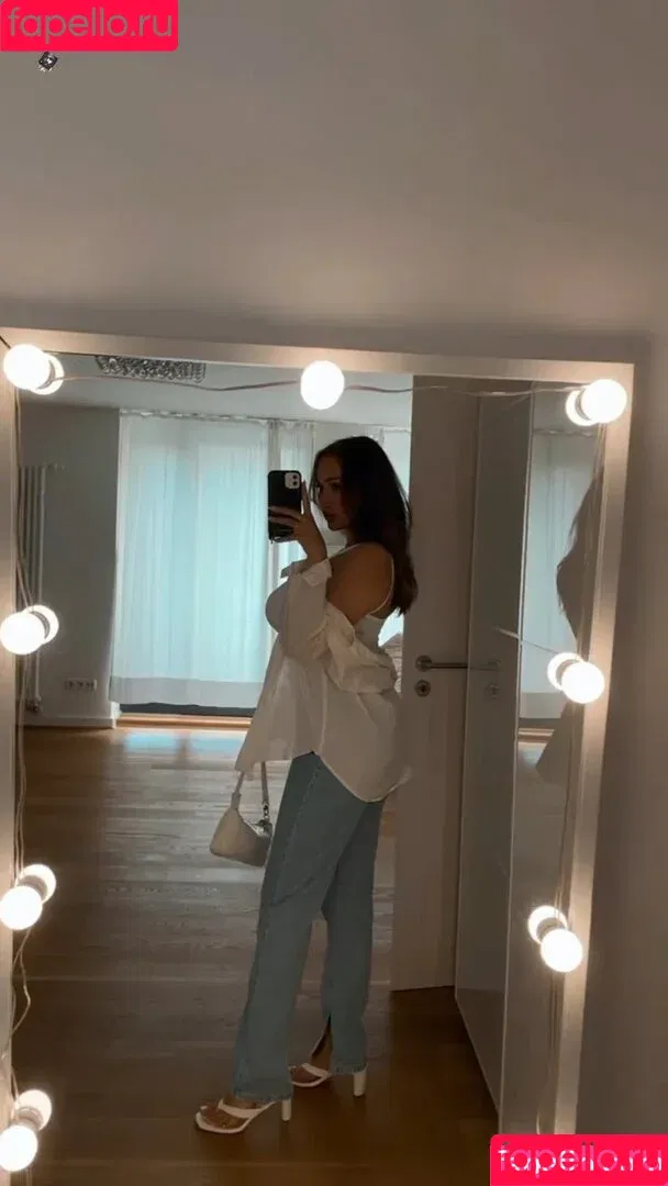 Lou Paul / anna_paull / lou_ap Onlyfans Photo Gallery 