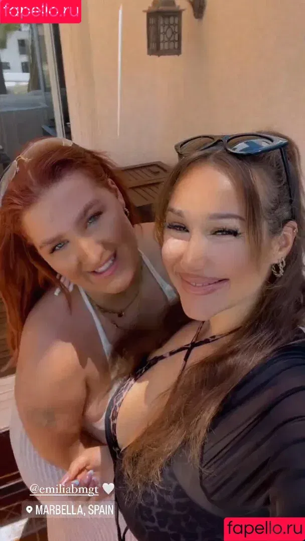 Lou Paul / anna_paull / lou_ap Onlyfans Photo Gallery 