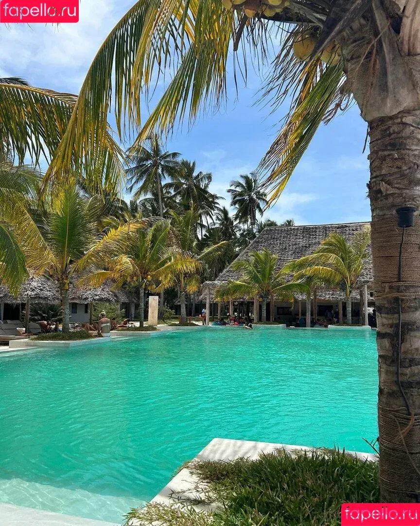 Lou Paul / anna_paull / lou_ap Onlyfans Photo Gallery 