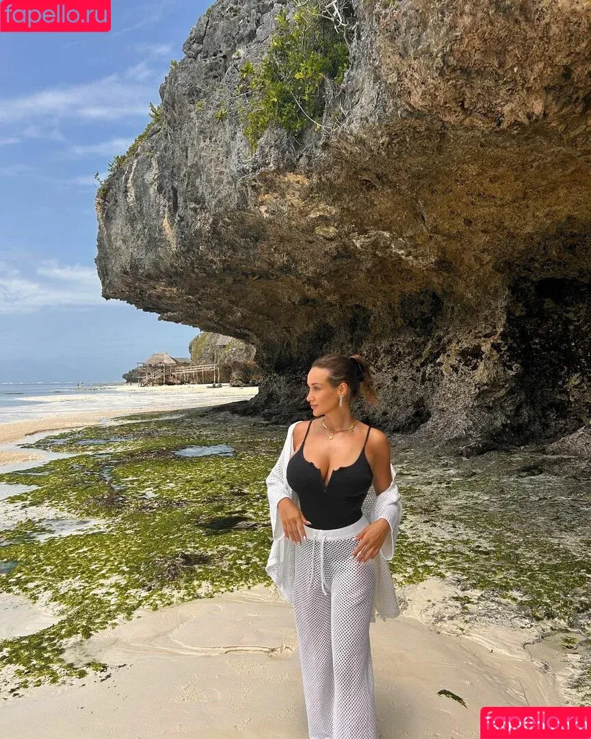 Lou Paul / anna_paull / lou_ap Onlyfans Photo Gallery 