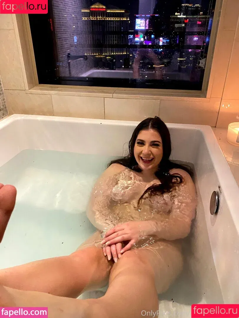 https: / rahrahitssarah / rawrawitssarah Onlyfans Photo Gallery 