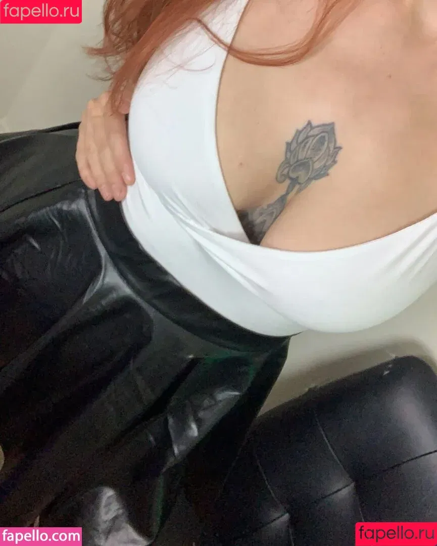 Kat Edwards / katedwardsxx Onlyfans Photo Gallery 