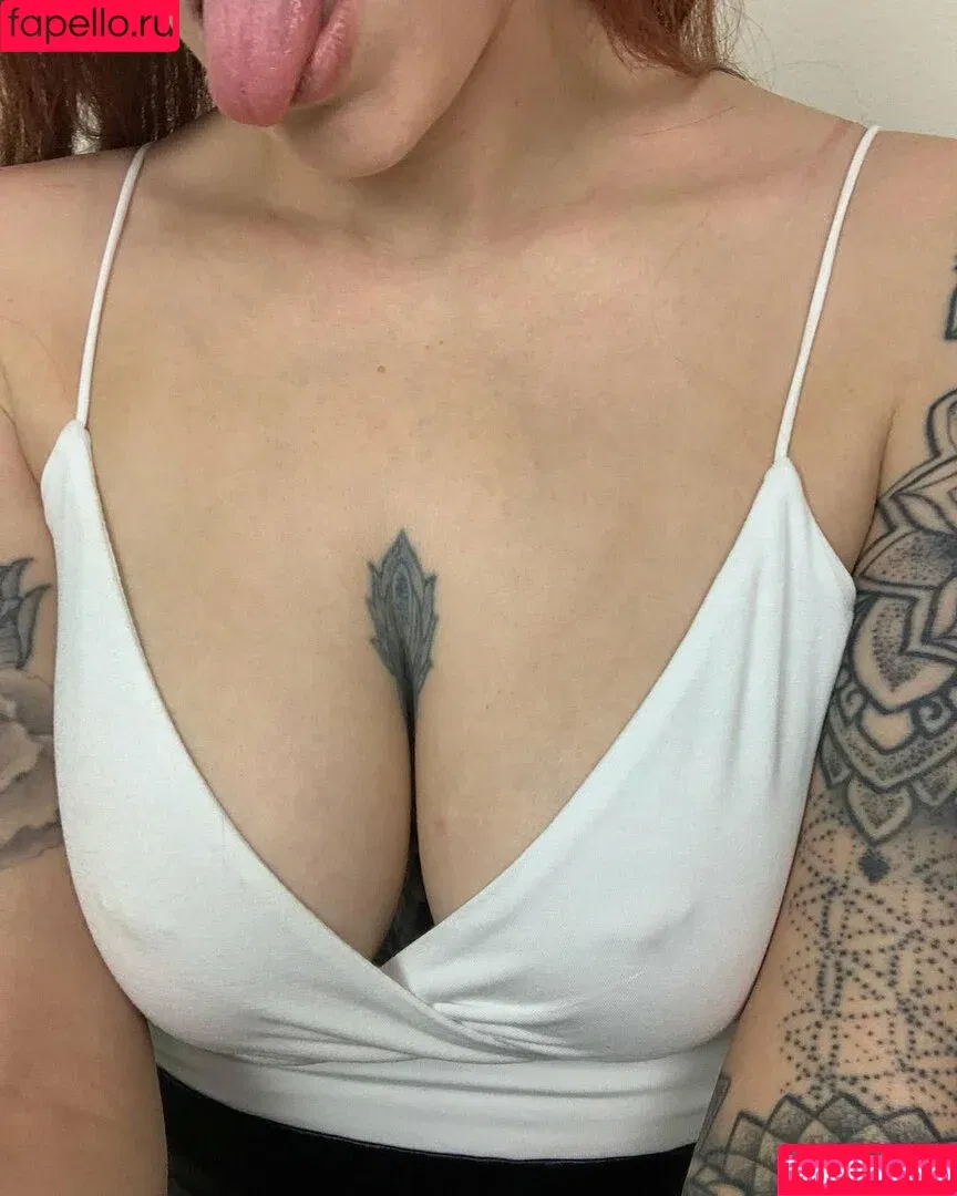 Kat Edwards / katedwardsxx Onlyfans Photo Gallery 