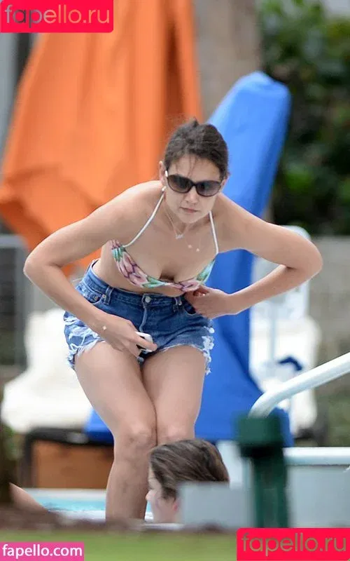 Katie Holmes / katieholmes / katieholmes212 / katieholmesfeetlove Onlyfans Photo Gallery 