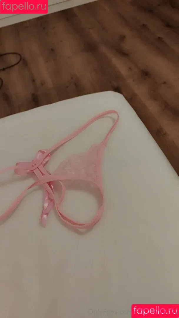 alina.ray / alinarai07 Onlyfans Photo Gallery 