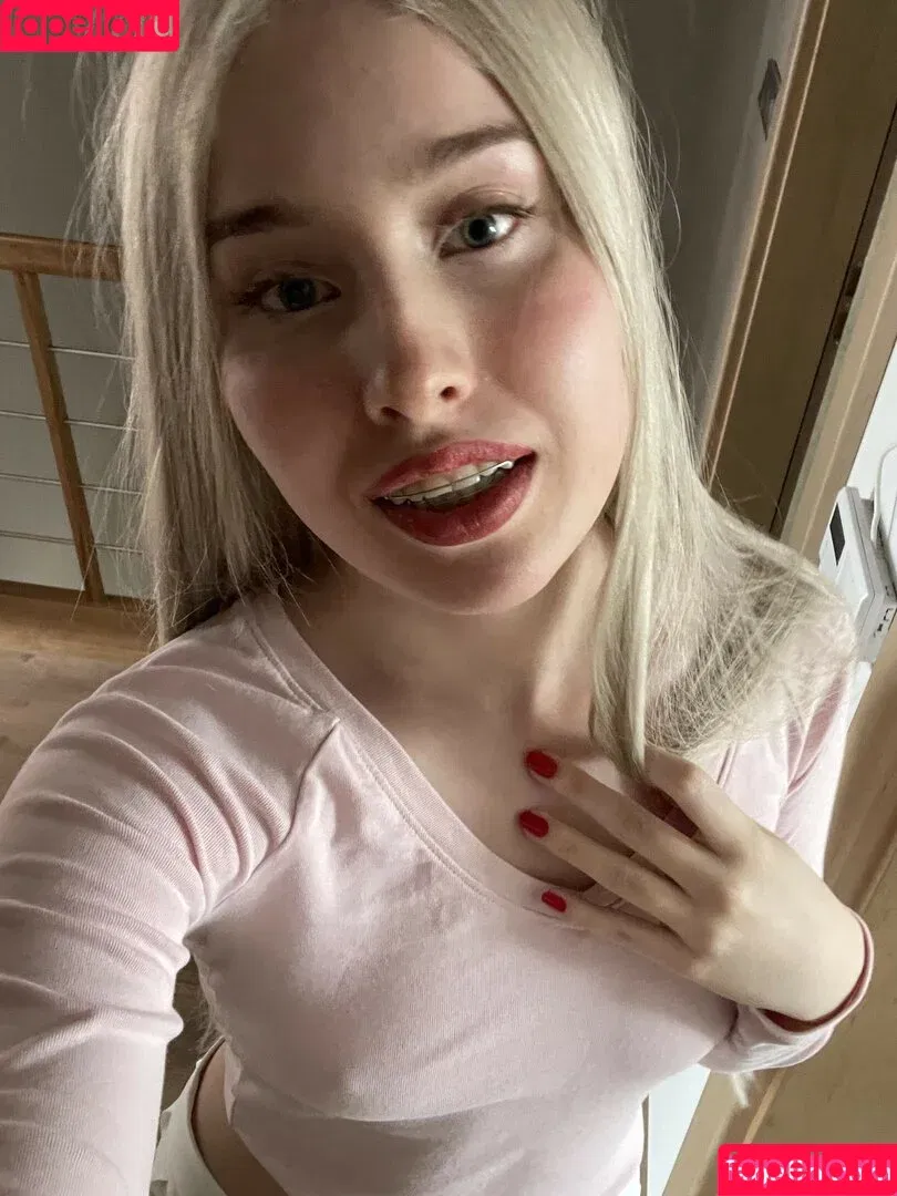 alina.ray / alinarai07 Onlyfans Photo Gallery 