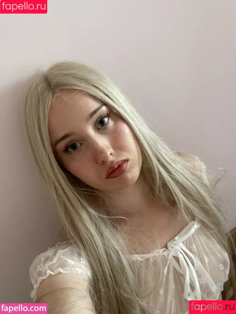 alina.ray / alinarai07 Onlyfans Photo Gallery 