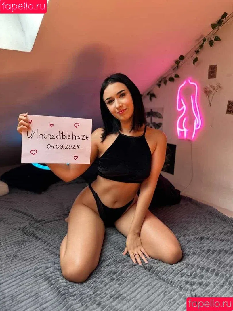 https: / incrediblehaze / katarinabluu Onlyfans Photo Gallery 