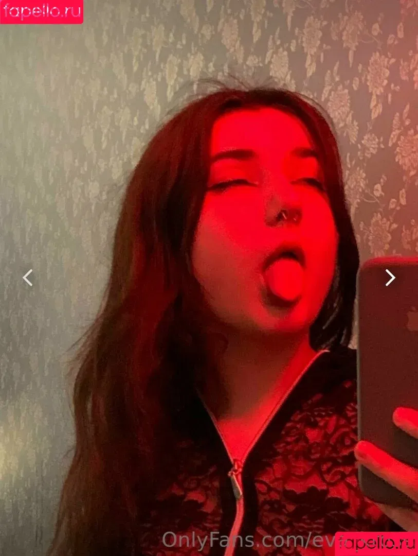 Eva Kross / cherrykush6 / eva_kross / eva_taft / ewgrosss Onlyfans Photo Gallery 