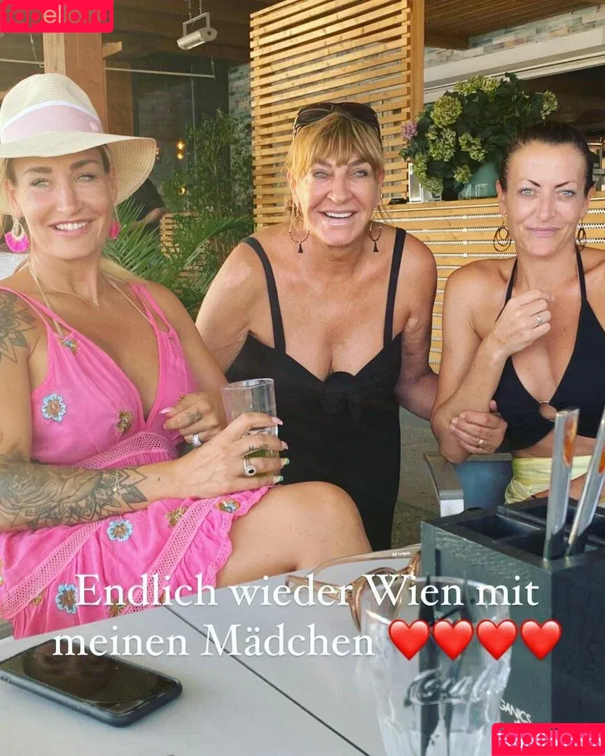 Sarah Connor / sarah.connor / sarahconnor / sarahconnorfc Onlyfans Photo Gallery 