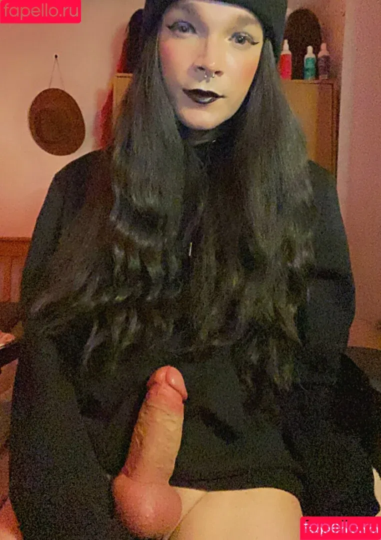 eevie_chan / evolutionofevie / https: Onlyfans Photo Gallery 