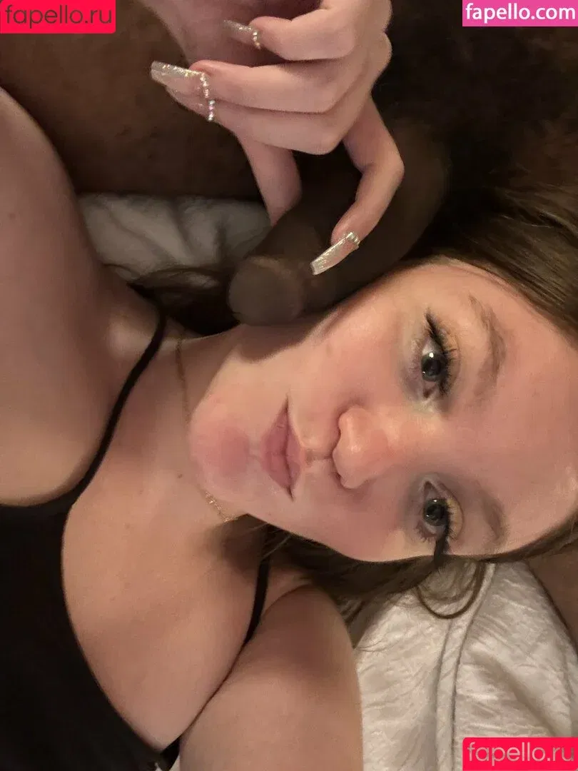 dempsey_mariah / mariahdemps / stoner.baby / stonerbaby01 Onlyfans Photo Gallery 