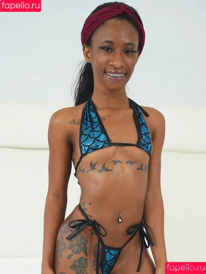 Mini Stallion Onlyfans Photo Gallery 