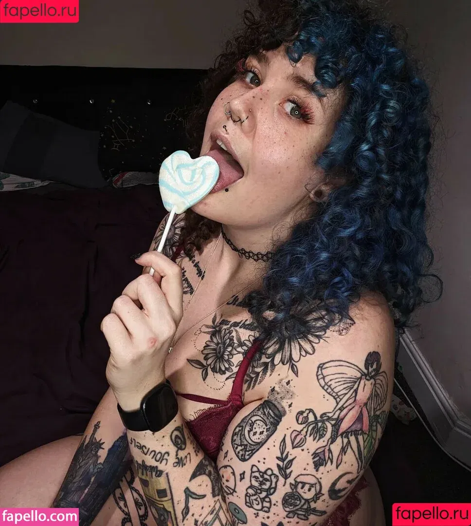 Painfullypoppunk / thepinkpurge Onlyfans Photo Gallery 