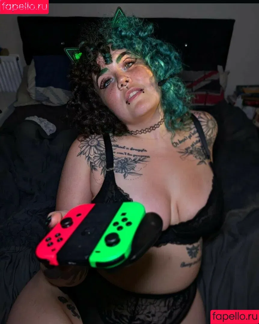 Painfullypoppunk / thepinkpurge Onlyfans Photo Gallery 